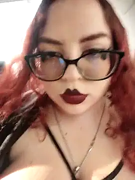 alicce moon  online show from April 6, 2026, 9:49 pm