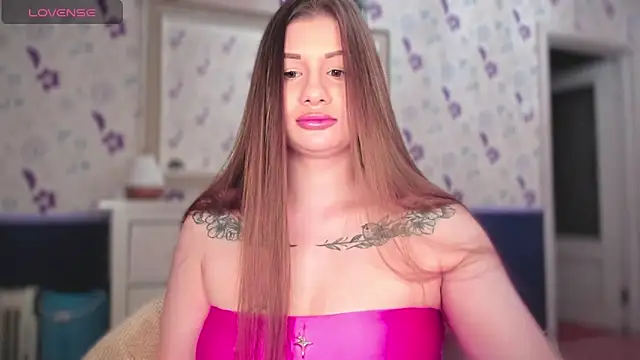 Snapshot of JuicyHelenX chatting on October 9, 2025, 3:23 pm JuicyHelenX online show from October 9, 2025, 3:23 pm