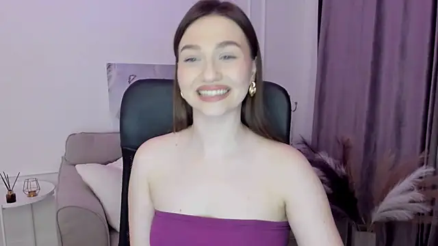 GracefulLook online show from March 3, 2025, 6:03 pm