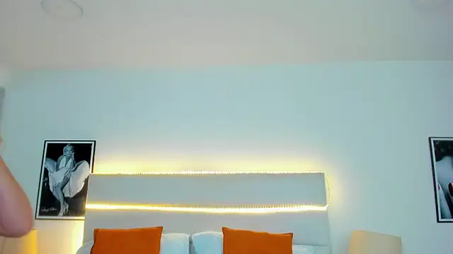 TaylorEvanss online show from July 17, 2026, 7:44 pm