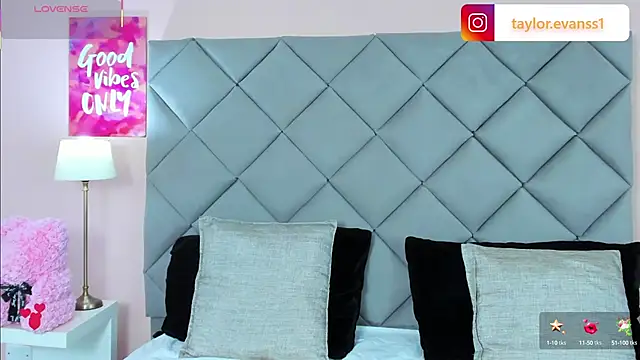 TaylorEvanss online show from September 29, 2025, 7:41 pm