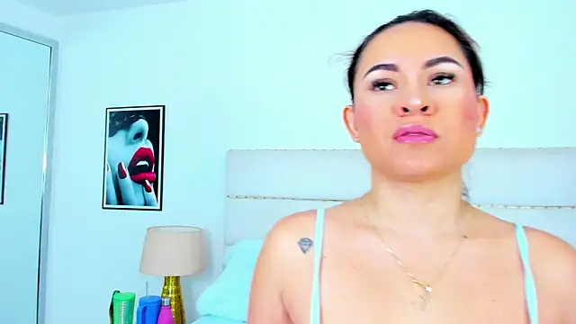 TaylorEvanss online show from April 7, 2026, 7:26 pm