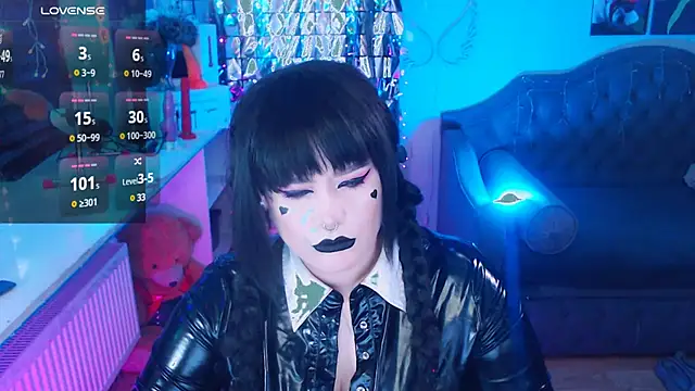 wickedxqueen online show from February 3, 2025, 10:00 pm