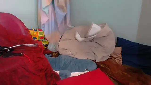 EverlyRays online show from December 15, 2025, 5:30 pm