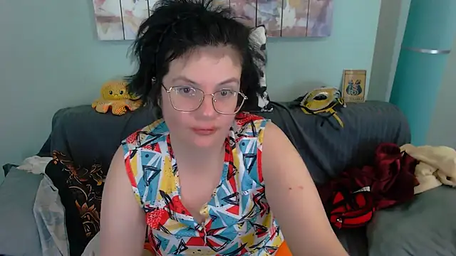 EverlyRays online show from September 12, 2025, 10:20 pm