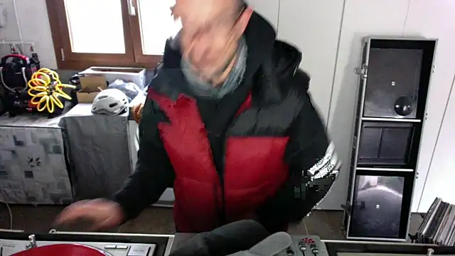 techmoon online show from November 8, 2025, 3:48 pm