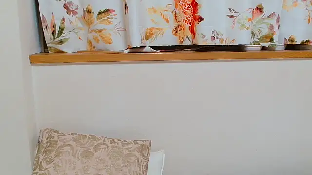 liliyRiSAcha-n online show from November 7, 2025, 8:19 am