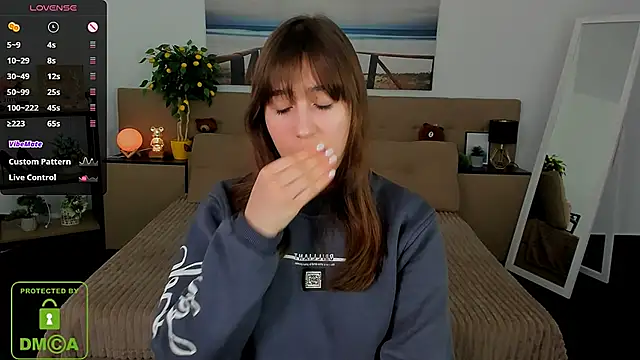  Eliizabeth  online show from March 12, 2025, 7:58 pm