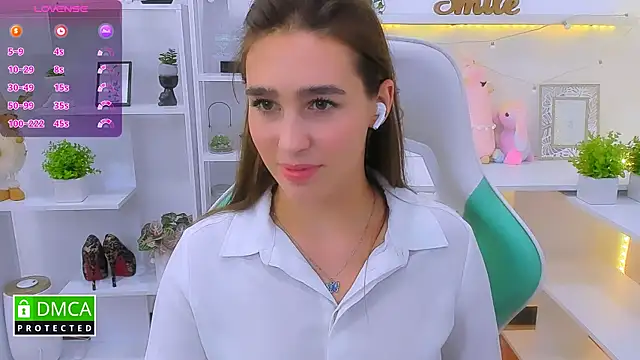  Eliizabeth  online show from September 20, 2025, 9:20 pm