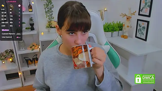  Eliizabeth  online show from March 21, 2025, 10:06 pm