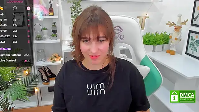  Eliizabeth  online show from March 17, 2025, 9:35 pm