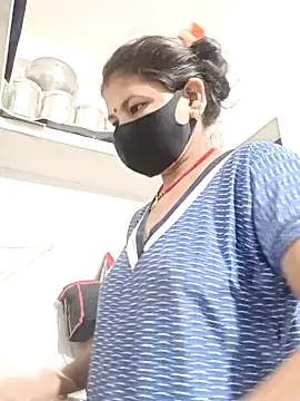 Snapshot of Riyaa-Devi chatting on December 19, 2024, 3:51 am Riyaa-Devi online show from December 19, 2024, 3:51 am