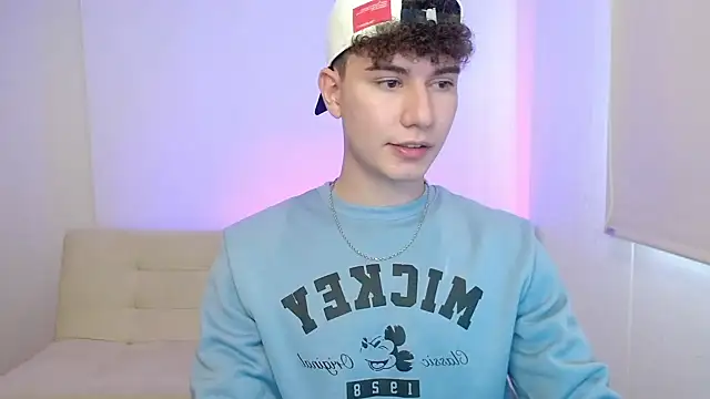 adrian morelly online show from April 30, 2026, 6:04 pm