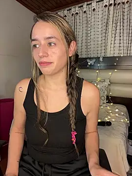 Natalia Suarez online show from March 3, 2025, 4:54 am