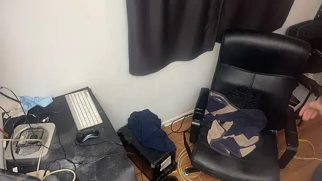 leanjamesdean online show from June 15, 2026, 3:29 am