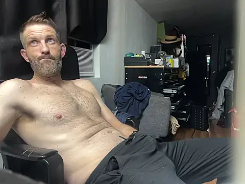 leanjamesdean online show from November 21, 2025, 1:43 pm