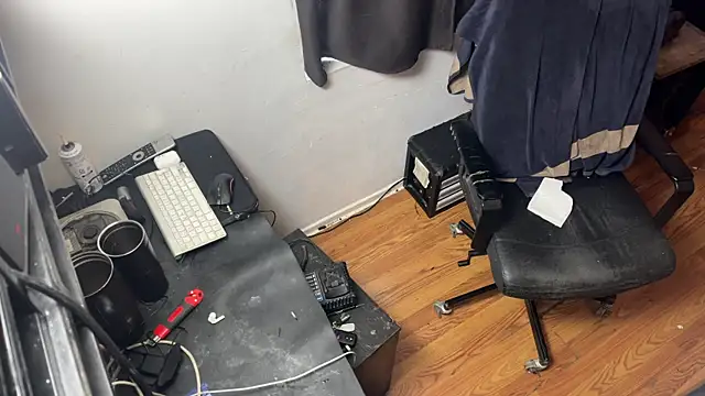 leanjamesdean online show from June 30, 2026, 10:32 pm