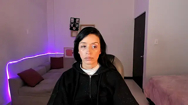 Kristen Garner online show from December 20, 2025, 7:17 pm