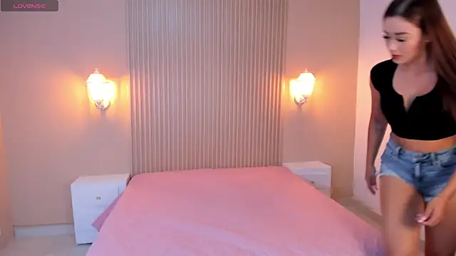 EmilyEvans7 online show from March 2, 2025, 7:30 pm