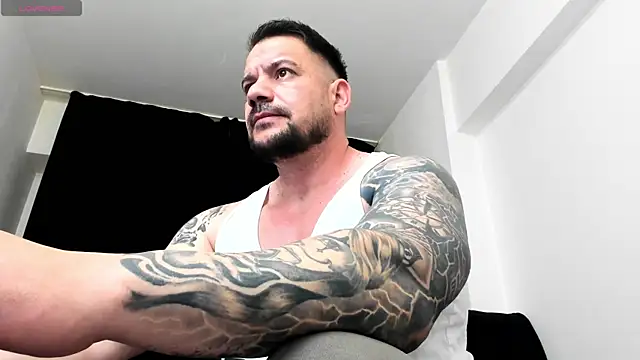 Snapshot of musclemonster31 chatting on February 7, 2026, 11:02 pm musclemonster31 online show from February 7, 2026, 11:02 pm
