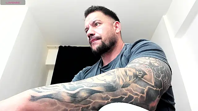 musclemonster31 online show from February 12, 2026, 10:09 pm