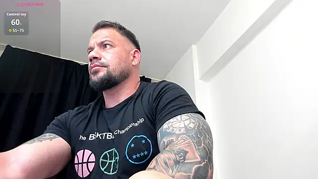 Snapshot of musclemonster31 chatting on June 2, 2026, 7:36 pm musclemonster31 online show from June 2, 2026, 7:36 pm
