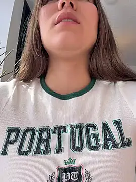 AmelieLaurent  online show from June 23, 2026, 8:29 pm