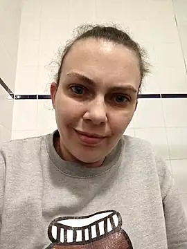 LEAsquirt91 online show from February 26, 2025, 10:15 pm