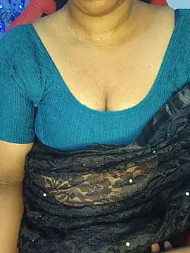Snapshot of Malluivaniya chatting on June 16, 2026, 6:19 pm Malluivaniya online show from June 16, 2026, 6:19 pm