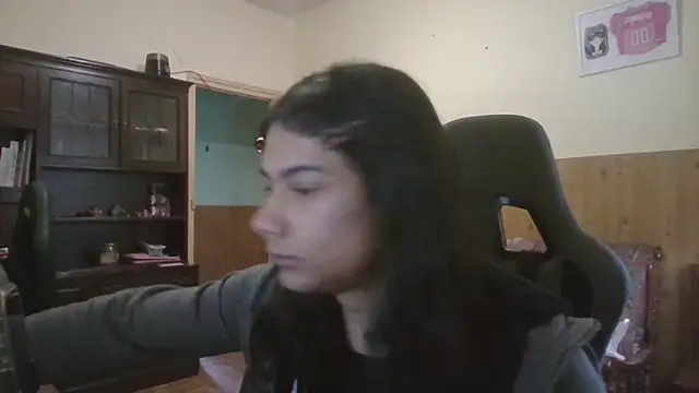 calliemaggotbone online show from April 16, 2026, 5:47 pm