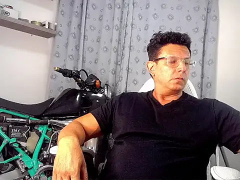 pedropicapi online show from October 4, 2025, 2:35 am