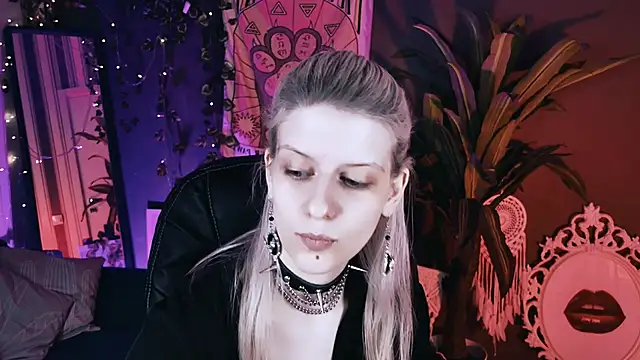 Snapshot of Noah_ElmerX chatting on June 17, 2026, 5:34 pm Noah ElmerX online show from June 17, 2026, 5:34 pm