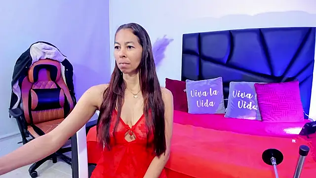 Snapshot of Rosalinda_Cortez chatting on October 15, 2025, 12:46 pm Rosalinda Cortez online show from October 15, 2025, 12:46 pm