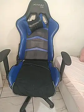 Snapshot of Rafaelayamazaki chatting on April 17, 2026, 2:09 pm Rafaelayamazaki online show from April 17, 2026, 2:09 pm