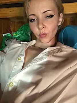 Kristina03 online show from February 17, 2025, 10:49 pm