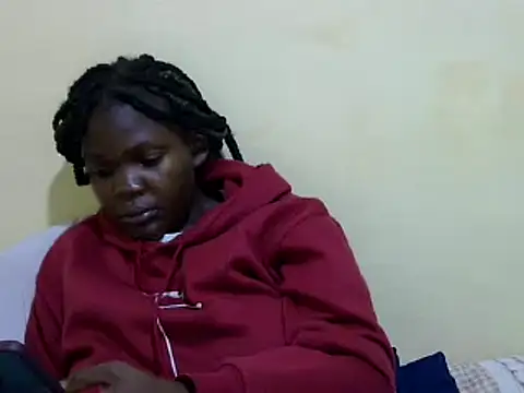 cute roxie online show from December 10, 2024, 5:22 pm