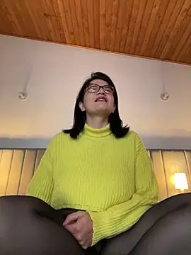 adriana71 online show from October 7, 2025, 4:13 am