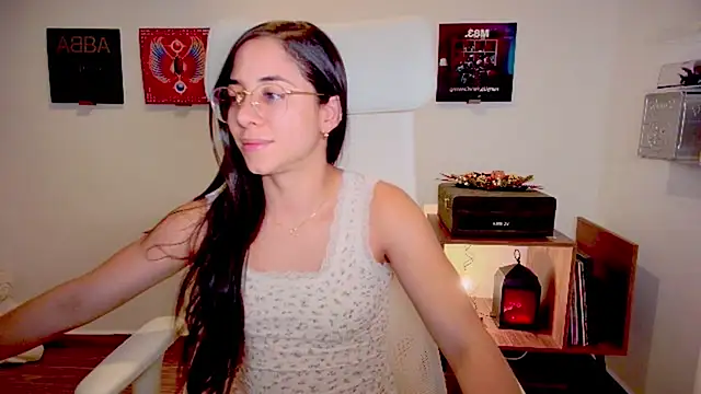 adriana  sosa  online show from December 7, 2024, 12:57 am