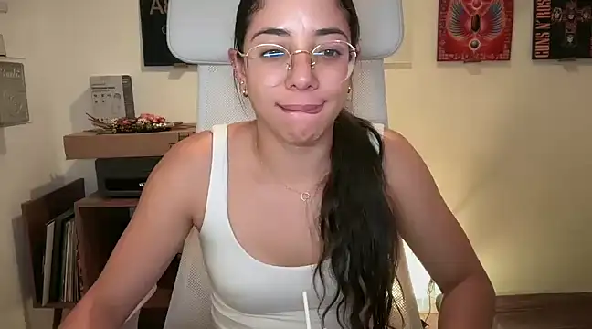 adriana  sosa  online show from January 28, 2025, 11:17 pm