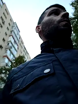 J0nyhson online show from September 30, 2025, 4:02 pm