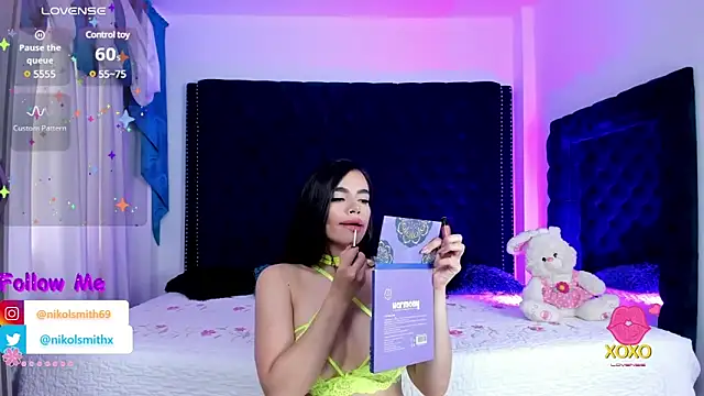 nikolsmithh online show from December 18, 2024, 9:08 pm