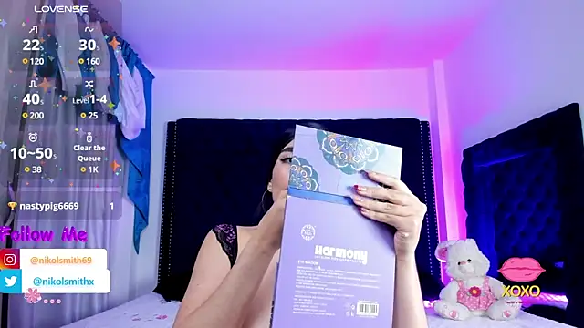 nikolsmithh online show from December 28, 2024, 2:01 am