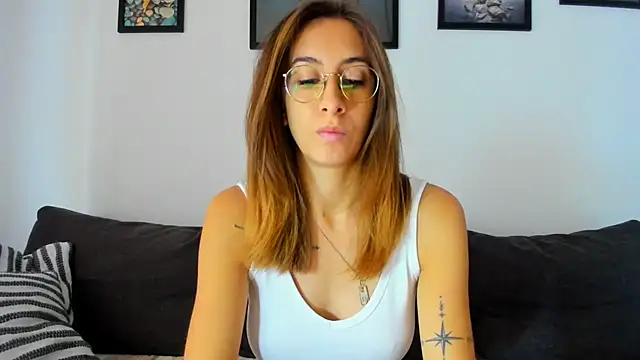 DesireMore90 online show from November 5, 2025, 9:23 am