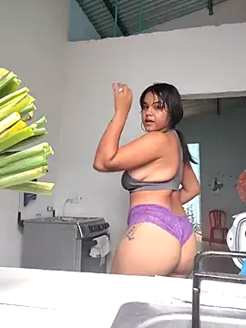 Snapshot of Bellota_22_Fuckme chatting on November 6, 2025, 3:27 pm Bellota 22 Fuckme online show from November 6, 2025, 3:27 pm