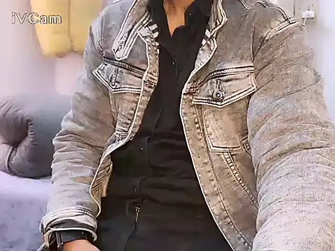 Snapshot of felix_dion chatting on January 13, 2026, 4:11 pm felix dion online show from January 13, 2026, 4:11 pm