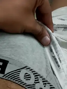 Snapshot of felix_dion chatting on October 24, 2025, 7:57 pm felix dion online show from October 24, 2025, 7:57 pm