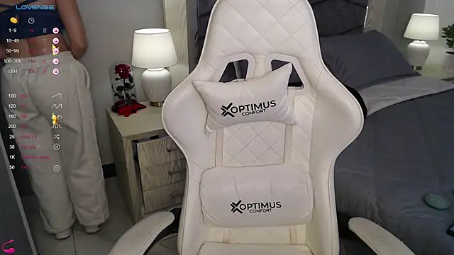 kathe03 online show from April 21, 2026, 4:24 pm