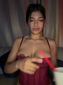 Snapshot of AgathaGeorgiou chatting on February 9, 2026, 11:47 pm AgathaGeorgiou online show from February 9, 2026, 11:47 pm