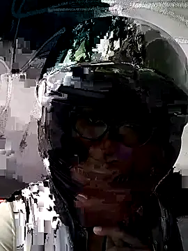 Snapshot of brdot_ chatting on October 6, 2025, 3:57 pm brdot online show from October 6, 2025, 3:57 pm