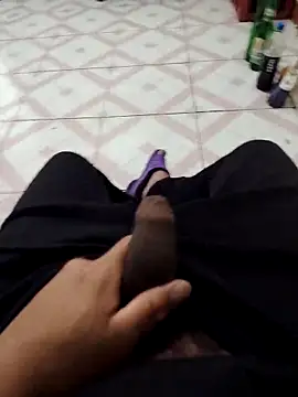 Alexisllanos online show from April 4, 2026, 3:13 am